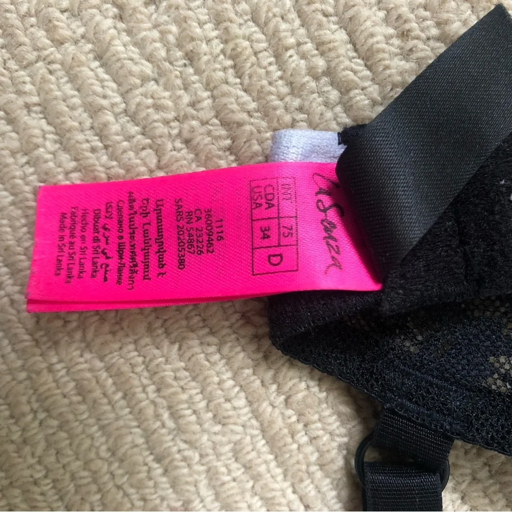 Set of 3 Bras- All 34D - Pink, Navy, and Black - Picture 11 of 16